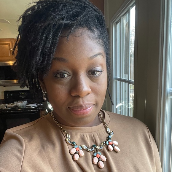 Meet your Posher, Monica - Picture 3 of 4